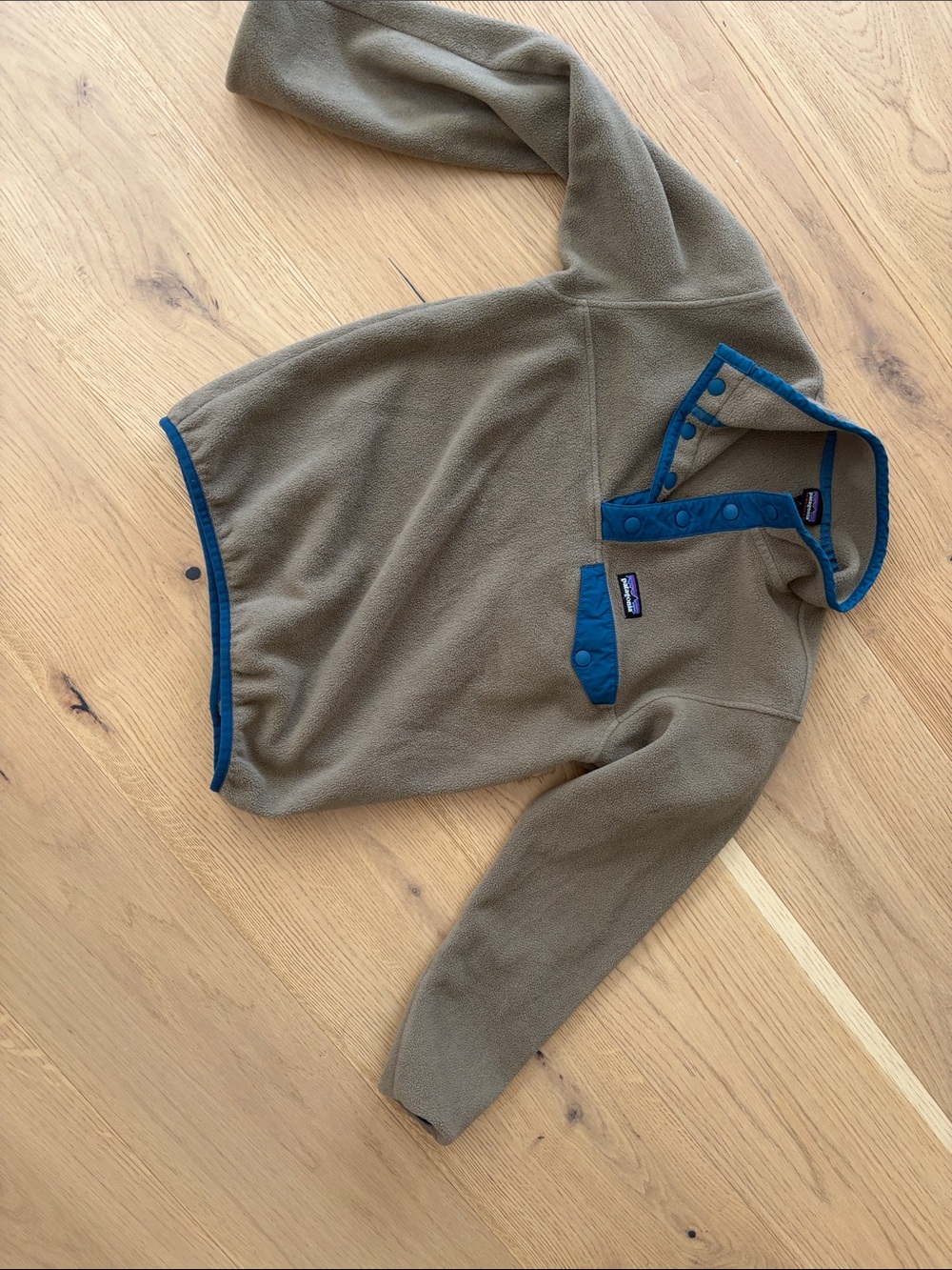 Patagonia kids synchilla fleece - medium